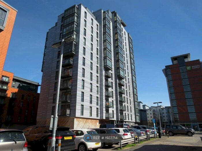 2 Bedroom Flat To Rent In Railway Terrace, Slough, SL2