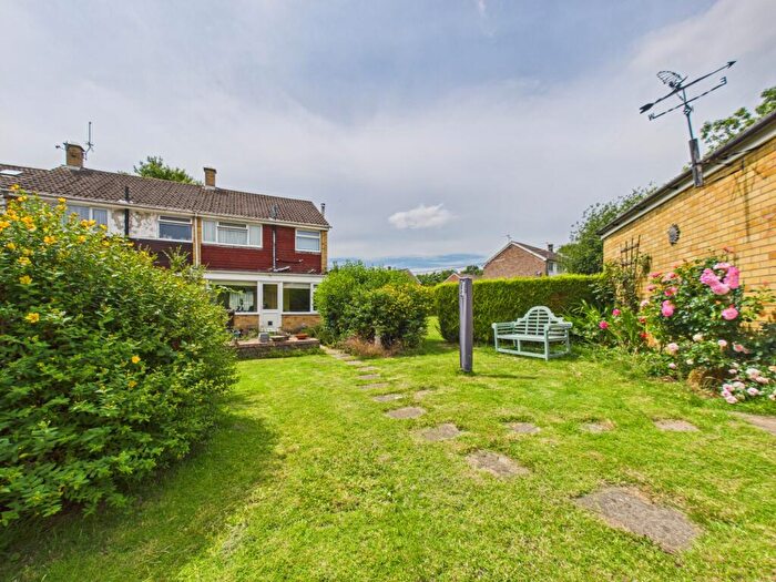 3 Bedroom End Of Terrace House For Sale In Stephens Road, Tadley, RG26
