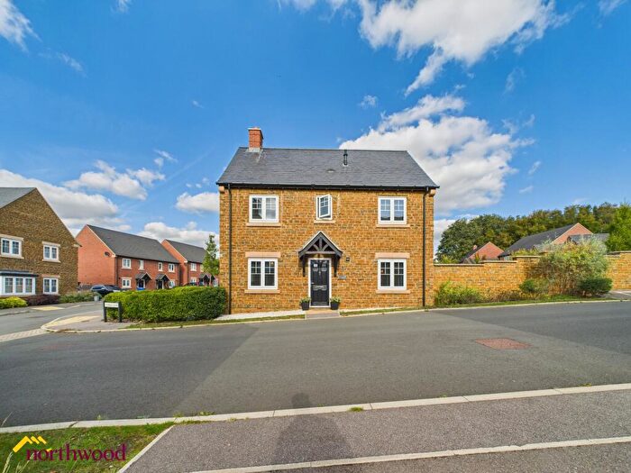 3 Bedroom Detached House For Sale In Yeoman Close, Bodicote, OX15