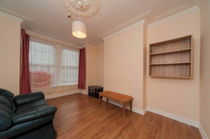 Property To Rent In Cranbrook Avenue, Hull, HU6