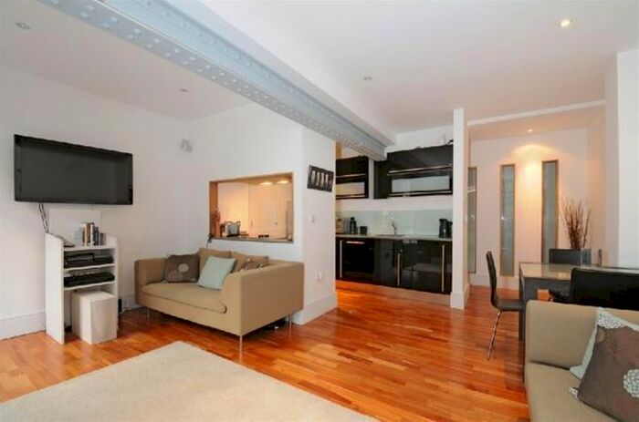 2 Bedroom Flat To Rent In The Ironworks, Albion Walk, Kings Cross, Angel, Islington, Camden, London, N1