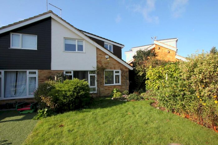 3 Bedroom Semi-Detached House For Sale In St. Marys Way, Roade, Northampton, NN7