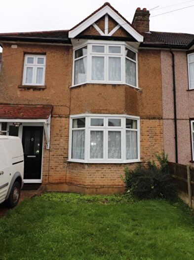 3 Bedroom House To Rent In Wingletye Lane, RM11