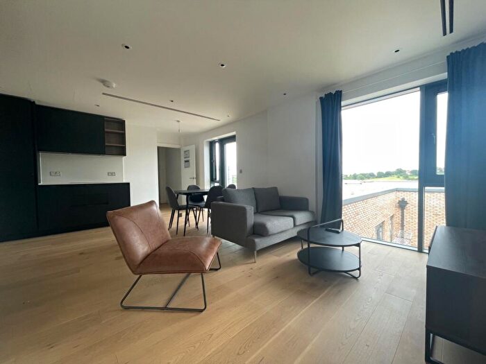 2 Bedroom Apartment To Rent In Beaufort Square, London, NW9