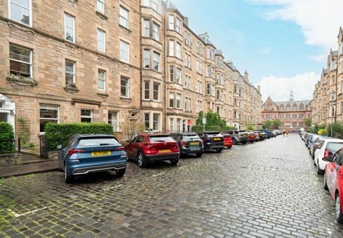 3 Bedroom Flat To Rent In , Bruntsfield Avenue, Edinburgh, EH10