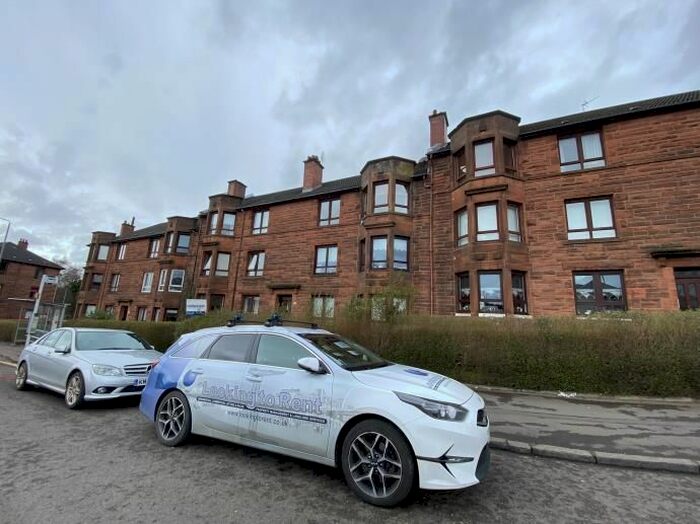 2 Bedroom Flat To Rent In Cumbernauld Road, Dennistoun, Glasgow, G33