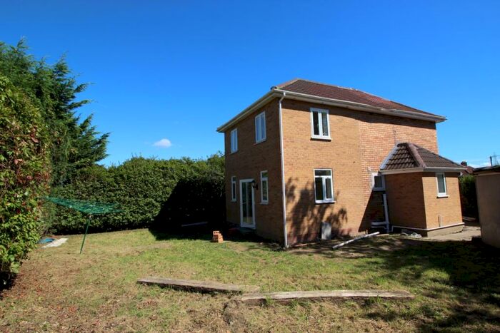 6 Bedroom Semi-Detached House To Rent In Buxton Walk, Bristol, BS7