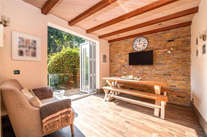 4 Bedroom Semi Detached House To Rent In Canonbury Park South, Canonbury, N1