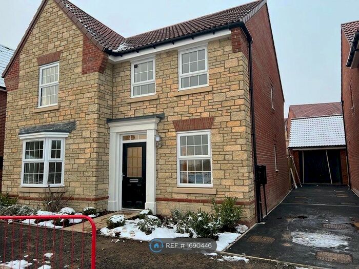 4 Bedroom Detached House To Rent In Elms Road, Chippenham, SN15