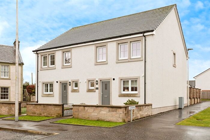 3 Bedroom Semi-detached House For Sale In Church Street, Lochwinnoch, PA12