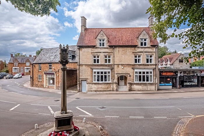 6 Bedroom Town House For Sale In White House, High Street Rothwell, NN14