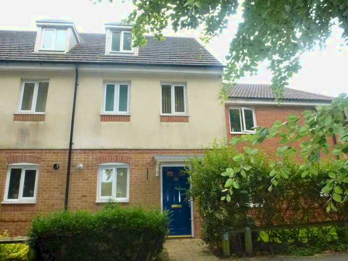 3 Bedroom House To Rent In Tristram Close, Yeovil, BA21