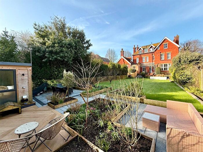 4 Bedroom Apartment For Sale In Grassington Road, Eastbourne, East Sussex, BN20