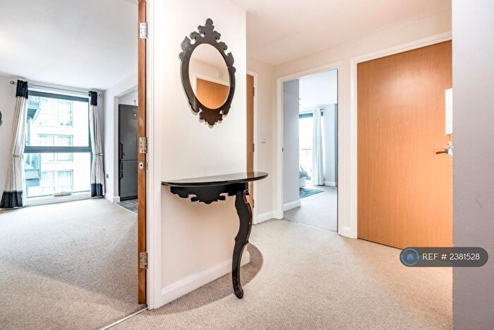 2 Bedroom Flat To Rent In Mckenzie Court, Maidstone, ME14