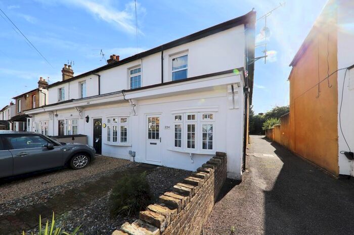 1 Bedroom Flat To Rent In New Road, Croxley Green, WD3