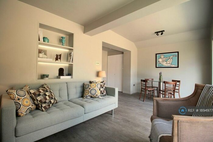 2 Bedroom Flat To Rent In Lordship Lane, London, SE22