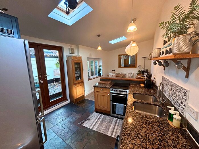 1 Bedroom Semi-Detached House For Sale In Days-Pottles Lane, Exminster, EX6