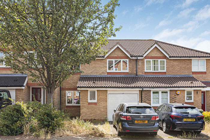 5 Bedroom Semi-Detached House For Sale In Wheat Sheaf Close, Canary Wharf, E14