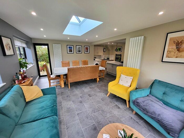 5 Bedroom Detached House For Sale In Freame Way, Gillingham, Dorset, SP8