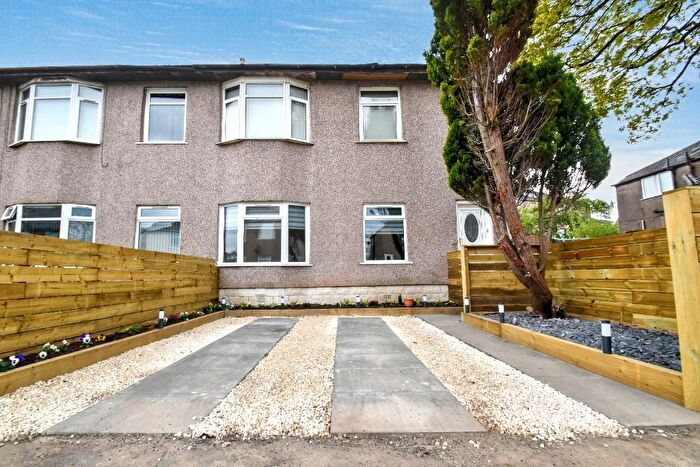 3 Bedroom Flat For Sale In Chirnside Road, Hillington, Glasgow., G52