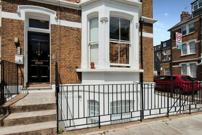 2 Bedroom Flat To Rent In Hazlitt Road, London, W14
