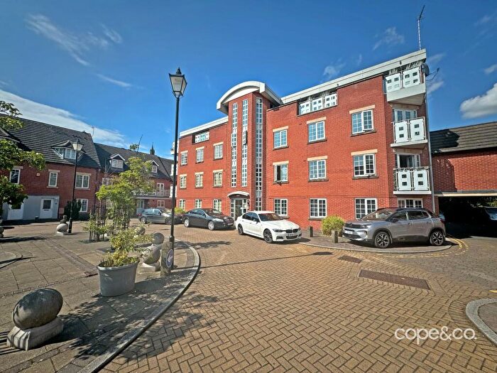 2 Bedroom Apartment For Sale In Wyllie Mews, Burton-On-Trent, Staffordshire, DE14
