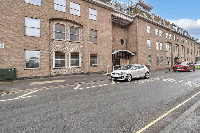 3 Bedroom Flat For Sale In Lower Baxter Street, Bury St. Edmunds, IP33