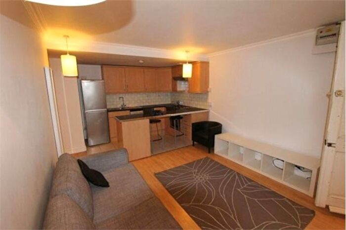 1 Bedroom Flat To Rent In Finborough Road, Chelsea / Earls Court, London, SW10