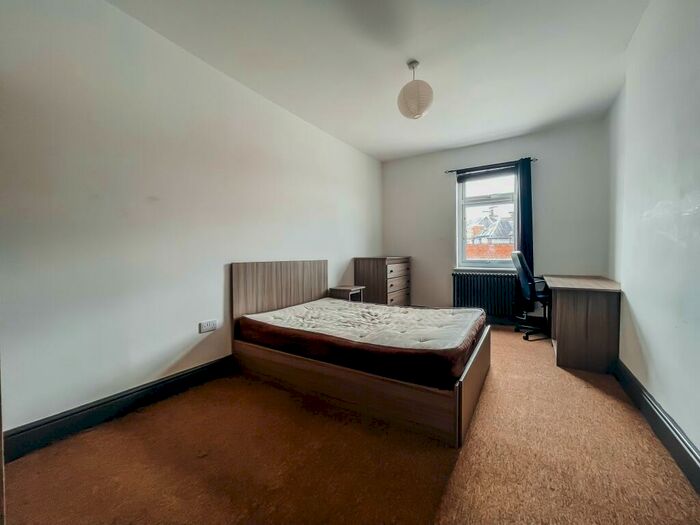 7 Bedroom Flat To Rent In High Street, Loughborough, LE11