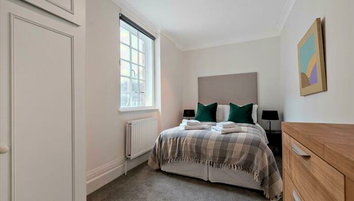 2 Bedroom Apartment To Rent In Park Road, St John's Wood, NW8