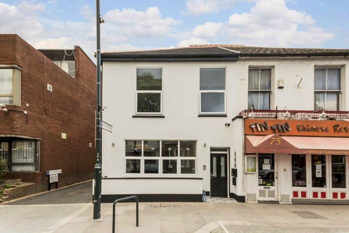 2 Bedroom Flat To Rent In High Street, Hampton Hill, Hampton, TW12