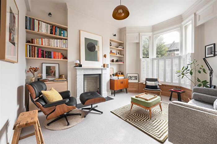 1 Bedroom Flat For Sale In Glenarm Road, Hackney, E5