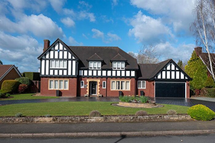 4 Bedroom Detached House For Sale In Redlake Drive, Stourbridge, DY9