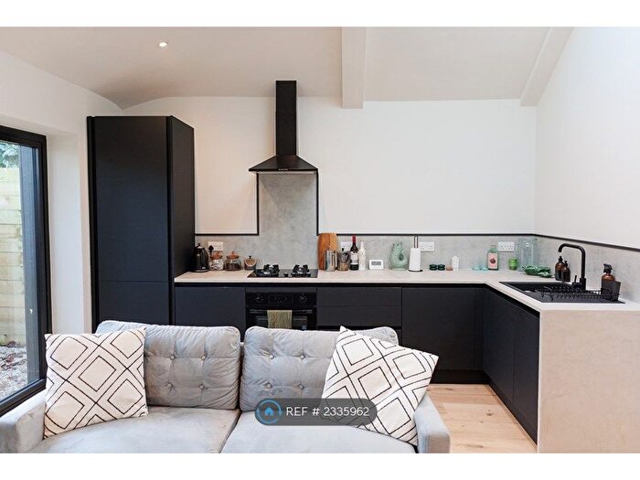 1 Bedroom Detached House To Rent In Homewood Road, Langton Green, TN3