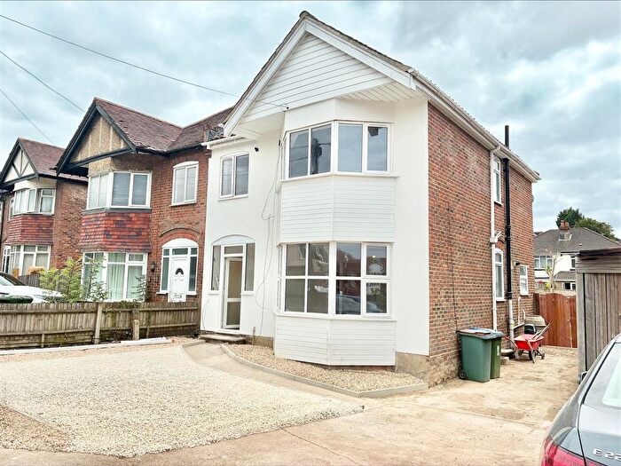 2 Bedroom Apartment To Rent In Bitterne Road West, Southampton, SO18