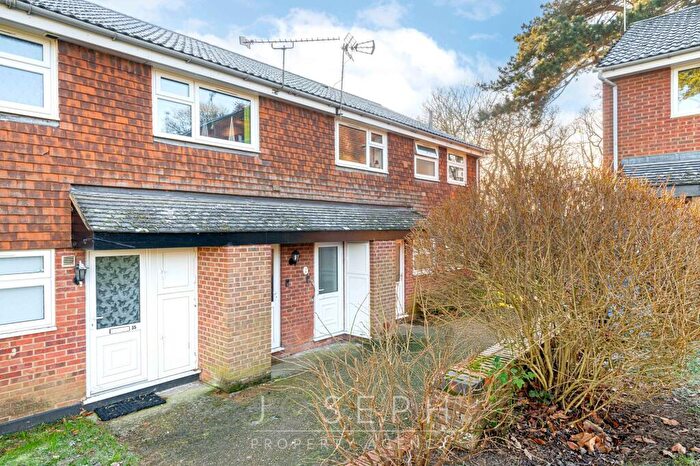 2 Bedroom Maisonette To Rent In Winchester Way, Ipswich, IP2
