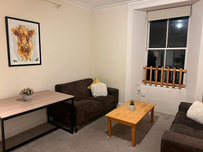 4 Bedroom Flat To Rent In Montague Street, Edinburgh, EH8