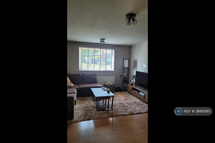 2 Bedroom Flat To Rent In Arbour View, Little Chalfont, HP7