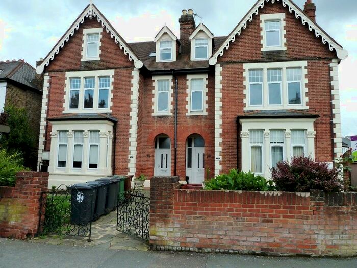 2 Bedroom Flat To Rent In The Ridgeway North Chingford London, E4