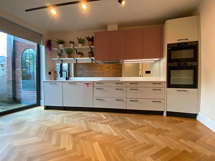 4 Bedroom Town House To Rent In Brookburn Road, Chorlton, M21