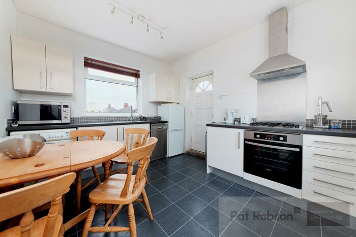 2 Bedroom Flat To Rent In Lesbury Road, Heaton, NE6