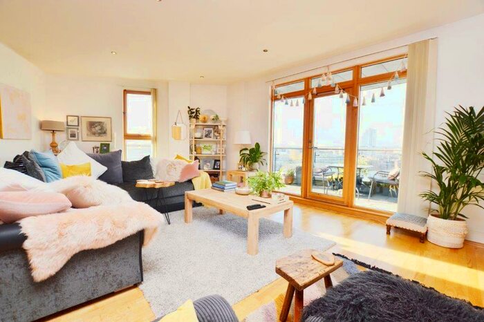 2 Bedroom Apartment To Rent In Mackenzie House Leeds Dock, LS10