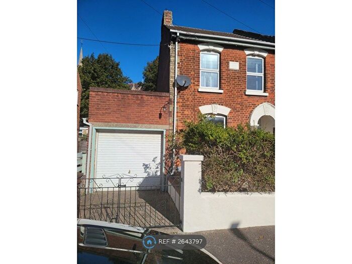 2 Bedroom Terraced House To Rent In Grange Road, Strood, Rochester, ME2