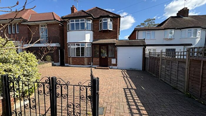 4 Bedroom Detached House For Sale In , Field End Road, Ruislip, HA4