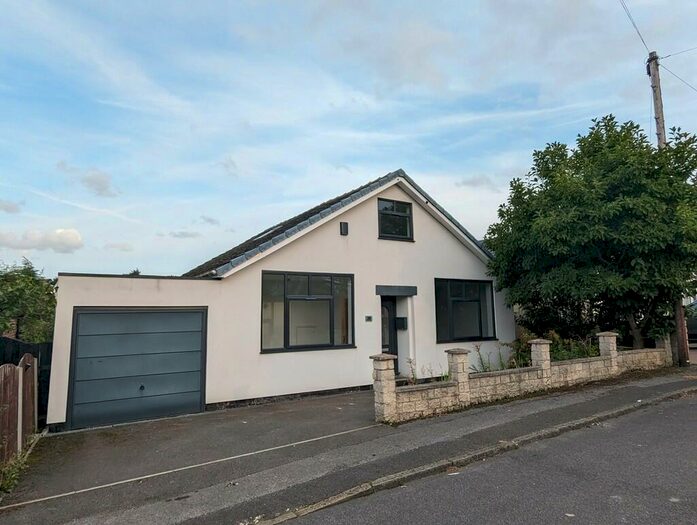 4 Bedroom Detached Bungalow To Rent In Broom Riddings, Rotherham, S61