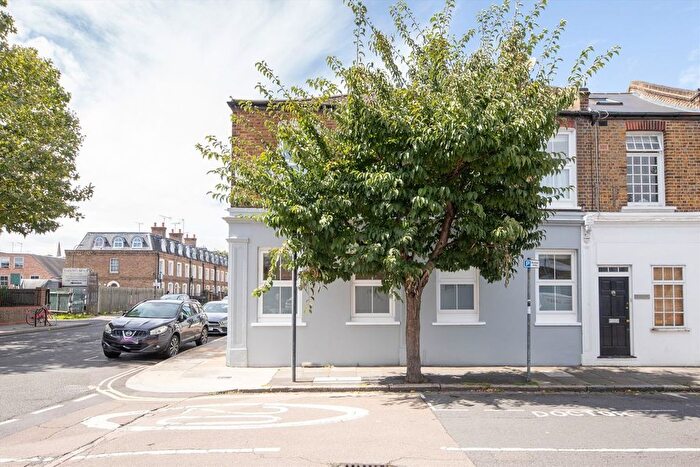 2 Bedroom Property To Rent In Glenthorne Road, Hammersmith, W6