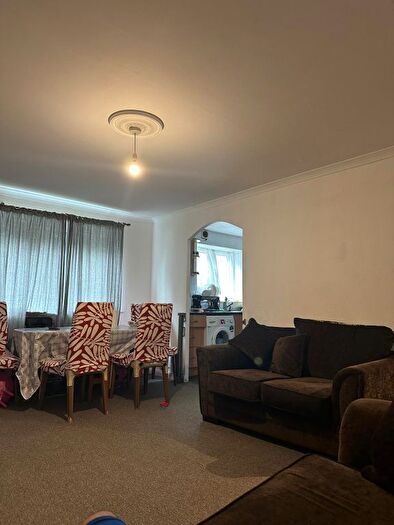 2 Bedroom Flat For Sale In London, RM6