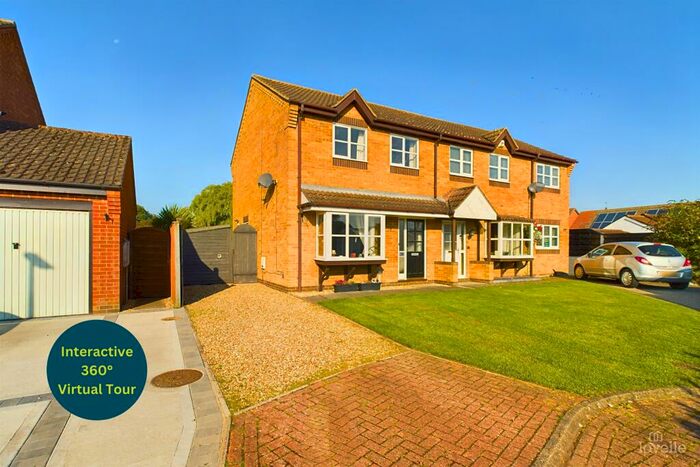 3 Bedroom Semi-Detached House For Sale In Willow Close, Ulceby, North Lincolnshire, DN39