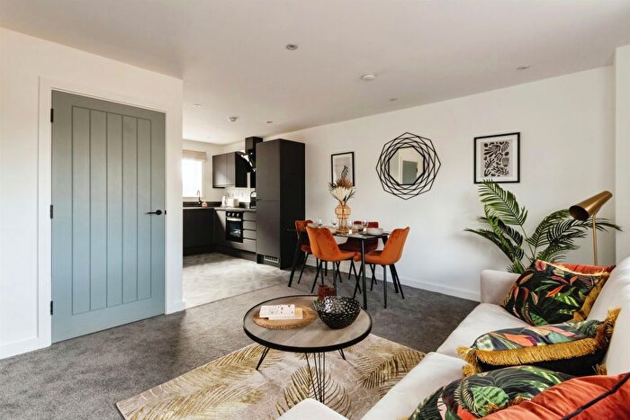 3 Bedroom Town House For Sale In Tulip Street, Beeston, Nottingham, NG9