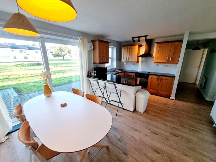3 Bedroom Flat To Rent In Glan Gors, Harlech, LL46